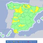 Un total de 21 provincias en alerta por fuerte oleaje, vientos y temperaturas cercanas a los 40 grados