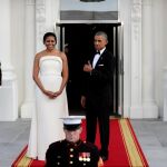 Michelle con vestido de Maxwell, diseñador también de Gaga