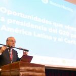 El presidente de la Fundación Bancaria La Caixa, Isidro Fainé, durante su conferencia en Buenos Aires