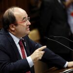 El Secretario General de los socialistas catalanes Miquel Iceta, durante su comparecencia hoy en el Parlament