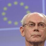 JW12 BRUSELAS (BÉLGICA) 27/11/2012.- El presidente del Consejo Europeo Herman Van Rompuy, ofrece una rueda de prensa tras su reunión con organizaciones filosóficas no confesionales en Bruselas (Bélgica) hoy, martes 27 de noviembre de 2012. La reunión se ha mantenido para hablar sobre la solidaridad entre generaciones y los retos demográficos en Europa. EFE/Julien Warnand