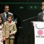 El diestro madrileño elogió a El Fundi, izquierda, junto a sus dos hijos