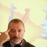 Rueda de prensa de Arturo Pérez-Reverte para presentar su libro "La Guerra Civil contada por los jóvenes"/ J. FDEZ. - LARGO