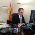 El ya ex cónsul en Washington pide perdón y dice que fue «una broma»