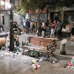 La plaza de Cascorro, epicentro de las fiestas de San Cayetano, la pasada madrugada después de que terminase la programación en el escenario principal de los festejos
