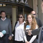 Familiares y amigos despiden a Íñigo en la capilla ardiente