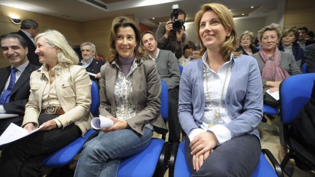 Laura Garrido con Arantza Quiroga, en una imagen de archivo