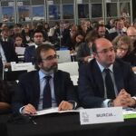 El presidente, Pedro Antonio Sánchez (d) en la Asamblea del Comité de las Regiones Períféricas Marítimas