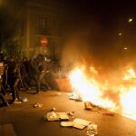 Así acabo el barrio barcelonés de Gracia tras las protestas por un desalojo