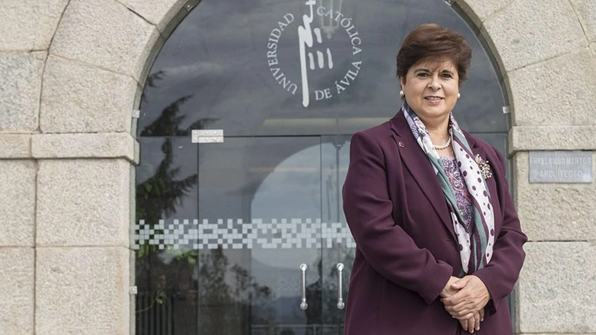 La rectora de la Universidad Católica de Ávila, María del Rosario Sáez Yuguero, viajará este sábado a París para presentar la iniciativa de la plataforma cultural «Por una Europa fiel a la dignidad humana»