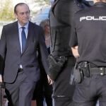 Estanislao Rodríguez-Ponga, ayer, a su llegada a la sede de la Audiencia Nacional