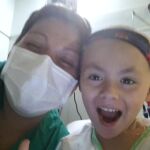Jaime y su madre se fotografiaron el pasado 30 de septiembre antes de la intervención y lo compartieron con sus seguidores en Facebook