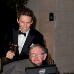 Eddie Redmayne y Stephen Hawking, en la ceremonia de los Bafta de 2014