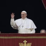 El Papa Francisco durante el mensaje de Navidad que pronunció en el balcón de la Logia central de la basílica de San Pedro.