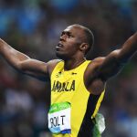 Usain Bolt, celebra el oro en los 200 metros masculinos
