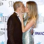 Antonio Banderas y Nicole Kimpel a su llegada a la gala que organiza el actor