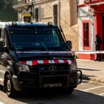 El hombre intentó apuñalar a un mosso