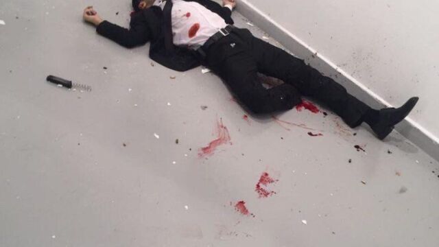 El atacante era un policía de 22 años que ha sido abatido por la Policía.