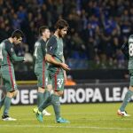 Jugadores de Athletic Bilbao tras las acciones ante Genk