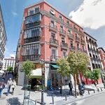 La fachada del edificio en el que está el piso heredado por Isabel Pantoja, ubicado en la calle Augusto Figueroa