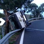 Un camión volcó en la localidad de Tenteniguada, que se encuentra entre la carretera que une Valsequillo con Tinamar en Gran Canaria / YouTube