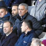 El técnico portugués, sancionado en la grada, elogió a sus jugadores