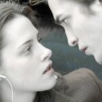 Kristen Stewart y Robert Pattinson, protagonistas de «Crepúsculo»
