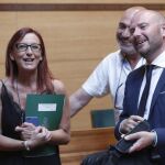 El posible futuro presidente de la Diputación, Toni Gaspar, charla con la vicepresidenta Josep María Amigó, antes de comenzar el pleno (EFE)