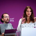 El secretario de Organización de Podemos, Pablo Echenique, junto a la portavoz Ejecutiva de Podemos, Noelia Vera, durante la rueda de prensa tras el Consejo de Coordinación de la formación