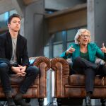 La alcaldesa de Madrid, Manuela Carmena (d), e Íñigo Errejón (i) celebran su primer acto público juntos de Más Madrid