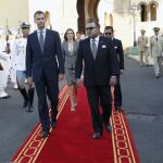 El Rey de Marruecos, Mohamed VI, con los Reyes Felipe VI y Letizia durante una visita oficial en 2014