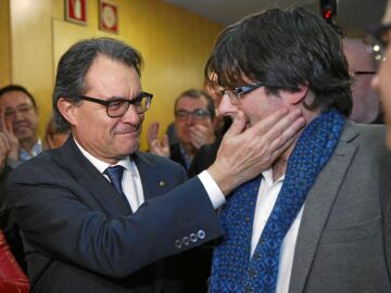 Imagen de Artur Mas y Carles Puigdemont, en enero de 2016