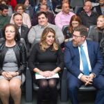 El consejero de Agricultura, Rodrigo Sánchez Haro, dialoga con la presidenta durante un acto del partido socialista en Almería