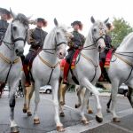Desfile ecuestre con representaciones de guerreros celtíberos, romanos, musulmanes, de órdenes militares y de los tercios de Flandes, realizado ayer por la capital cordobesa para celebrar el 450 aniversario de las Caballerizas Reales/ Foto: Efe