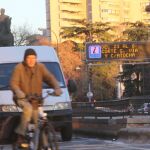Hoy se ha podido ver a más ciudadanos en bicicleta por las calles de Madrid.