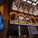 Paneles de la Bolsa española, ayer