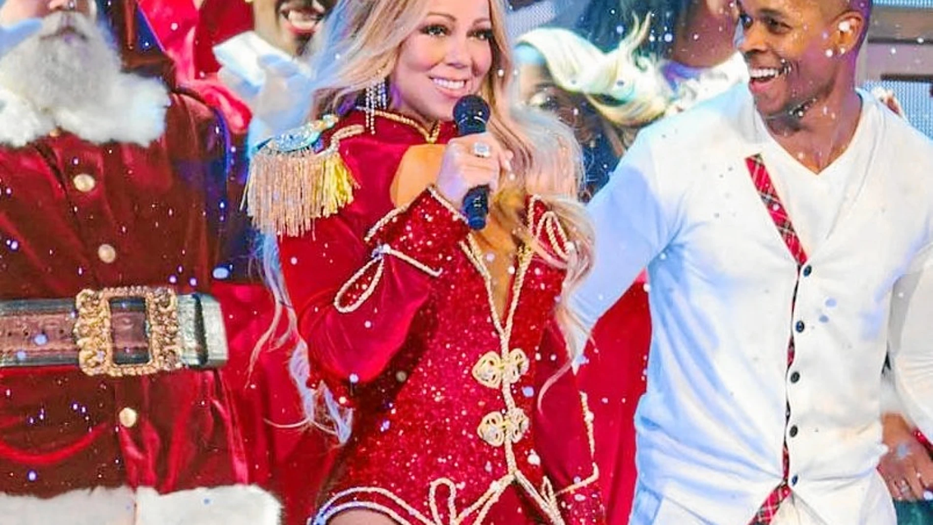 Mariah Carey, con su atuendo para la gira navideña