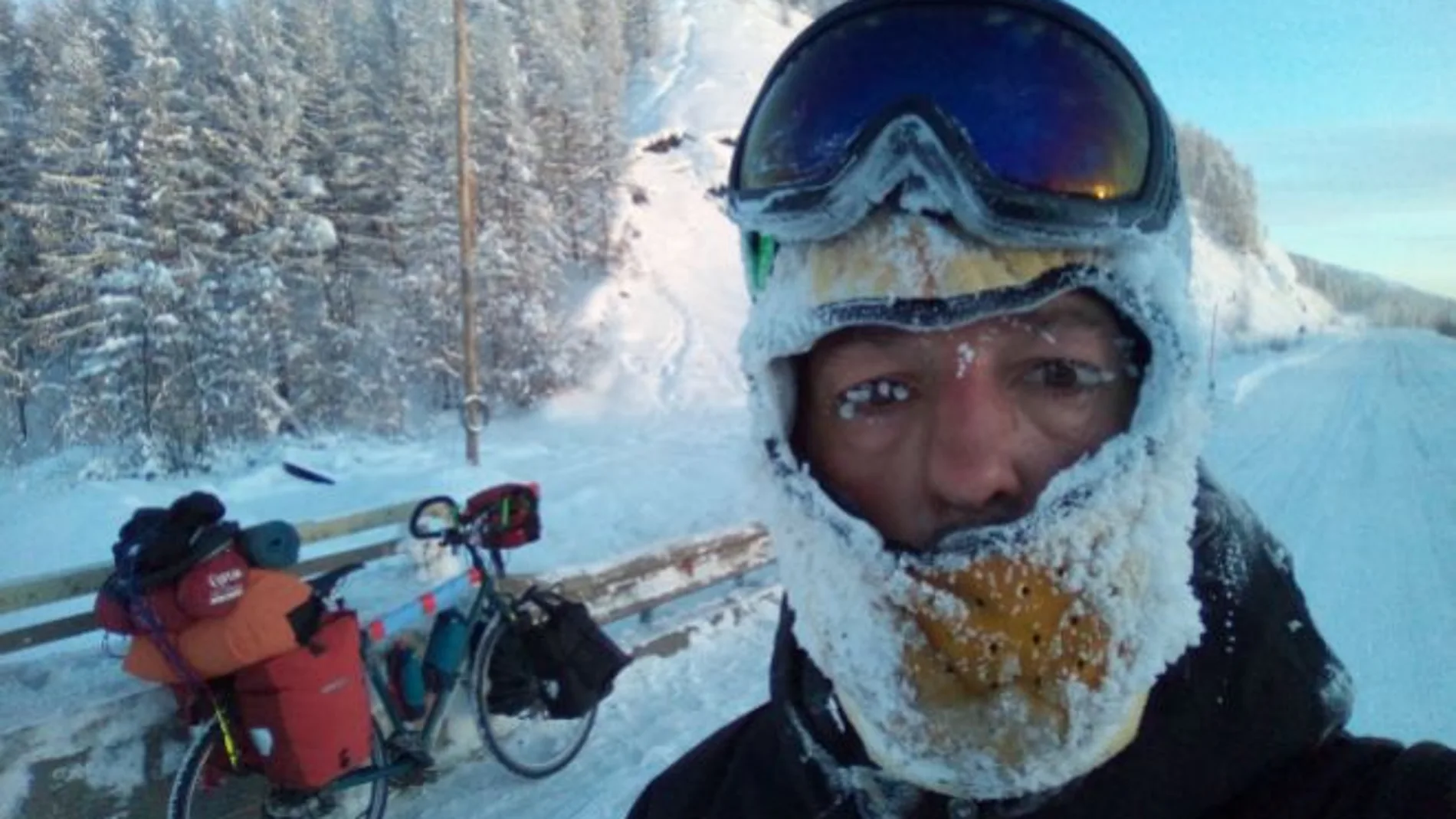 José Andrés Abián, durante su viaje por Siberia en bicicleta / Instagram