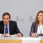 La portavoz,. Milagros Marcos, y el consejero, Antonio María Sáez Aguado, explican los acuerdos del Consejo de Gobierno.