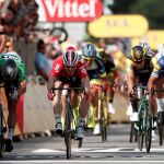 Esprint de la cuarta etapa del Tour de Francia que ha ganado Fernando Gaviria. REUTERS/Benoit Tessier