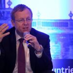 El director general de la Agencia Espacial Europea, Johann-Dietrich Woerner, habla en conferencia de prensa de directivos de agencias espaciales, durante el 67 Congreso Internacional de Astronáutica que se lleva acabo en la ciudad de Guadalajara (México).