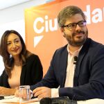 El secretario de Organización de C’s, Fran Hervías junto a su homónima regional, Valle Miguélez. LA RAZÓN