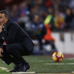 Luis Enrique, desesperado en un partido del Barcelona