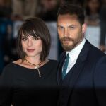 El actor Tom Hardy con su mujer, Charlotte Riley / Foto: Gtres