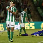Aissa Mandi con el Betis.