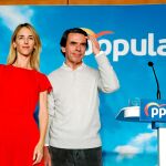 Aznar vuelve y entierra a la "derechita cobarde"