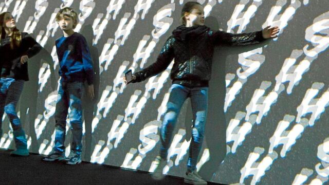 Arriba, una de las instalaciones audiovisuales de Christian Marclay que llenará el segundo piso del Macba a partir de abril