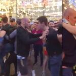 Captura del vídeo del joven mexicano que trató de detener la pelea entre los dos aficionados rusos / YouTube