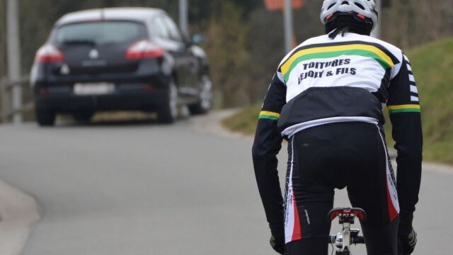 Conductores y ciclistas en nuestras carreteras