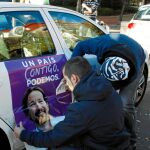 La próxima semana se imprimirán 12.000 vinilos para ponerlos en las puertas de 6.000 taxis madrileños / Foto: Javier Fdez. Largo
